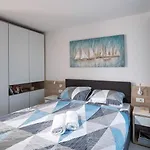 Garden Palace A125 דירה אומאג