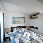 Garden Palace A125 דירה *